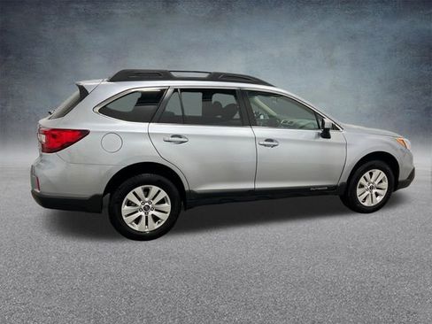 Used 2017 Subaru Outback 2.5i Premium image 6