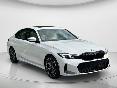 Used 2026 BMW 330i Sedan w/ M Sport Package RWD image 3