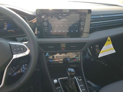 New 2026 Volkswagen Jetta SE FWD image 22