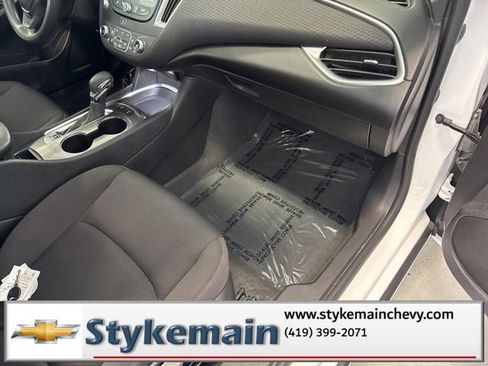 Used 2024 Chevrolet Malibu LT image 24