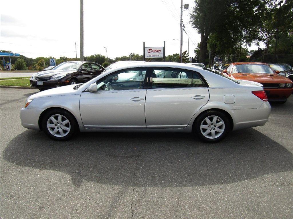 Used 2007 Toyota Avalon XL FWD image 3