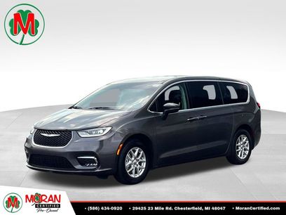 Used 2023 Chrysler Pacifica Touring-L