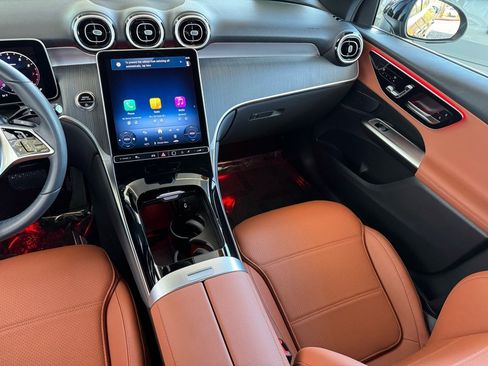Certified 2025 Mercedes-Benz GLC 300 image 18