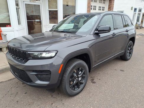 New 2025 Jeep Grand Cherokee 4WD image 2