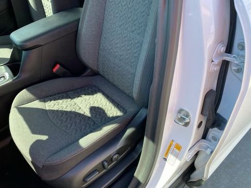 Used 2022 Chevrolet Equinox LT image 17