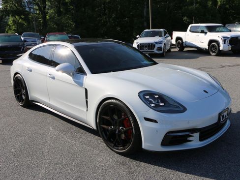 Used 2018 Porsche Panamera 4S w/ Premium Package Plus AWD/4WD image 9