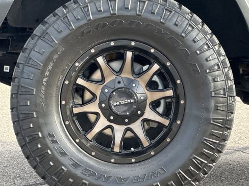 Used 2021 Ford Bronco 2-Door w/ Sasquatch Package image 26