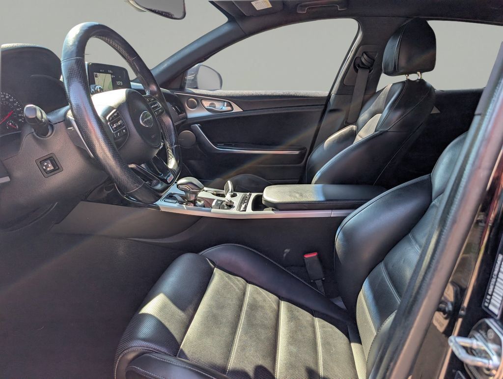 Used 2019 Kia Stinger GT2 AWD/4WD image 17