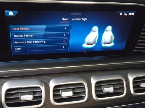 Used 2025 Mercedes-Benz GLE 53 AMG 4MATIC Coupe image 32