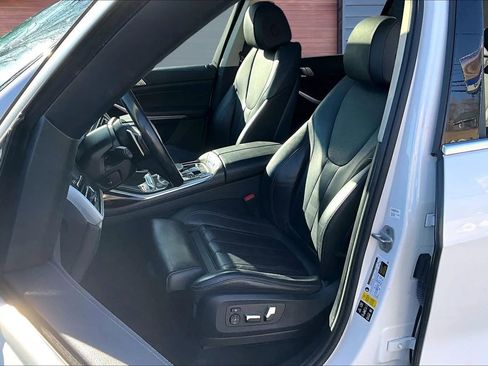 Used 2021 BMW X7 xDrive40i w/ Parking Assistance Package image 24