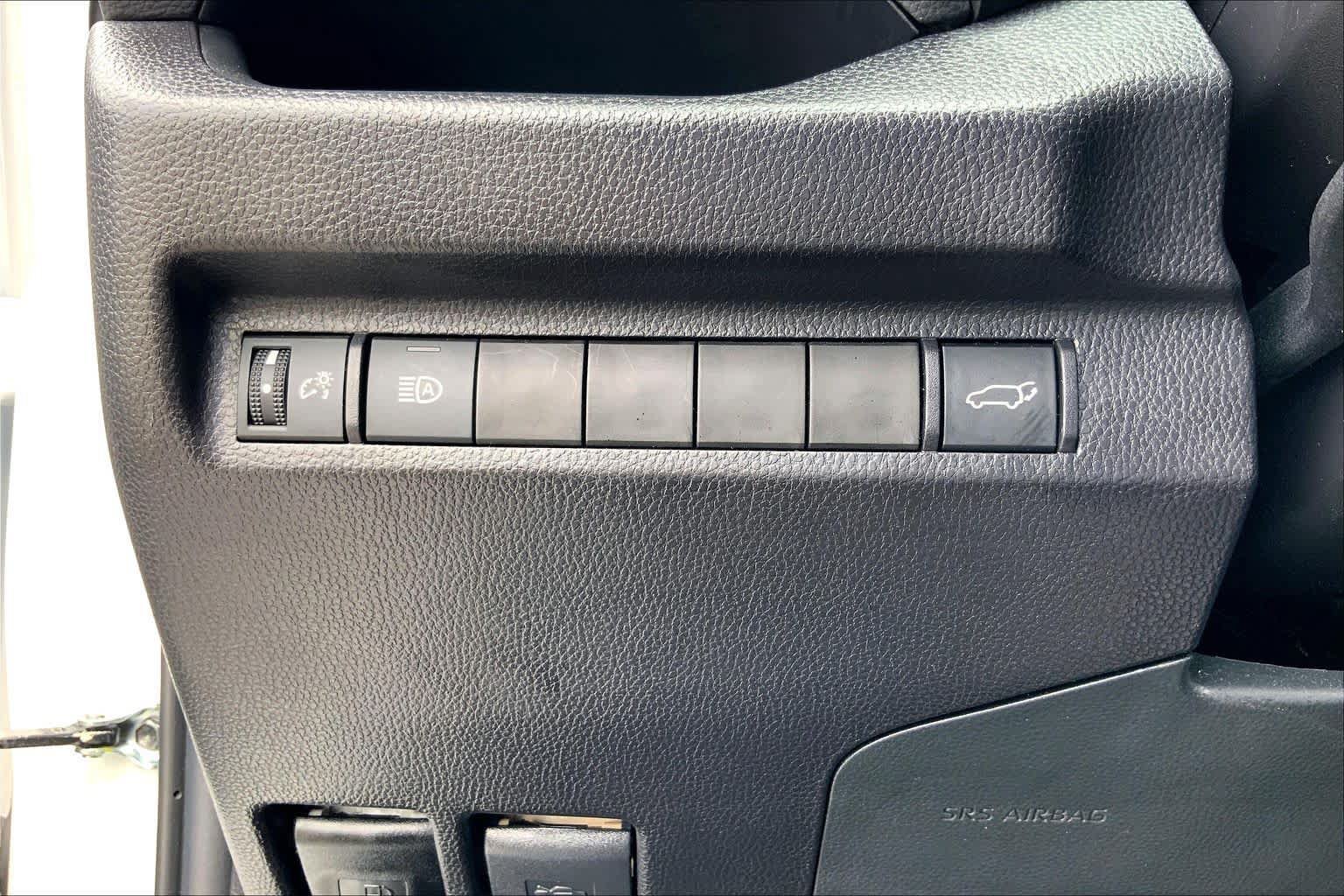 Used 2025 Toyota RAV4 XLE w/ Convenience Package FWD image 33