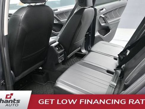 Used 2023 Volkswagen Tiguan SE AWD/4WD image 15