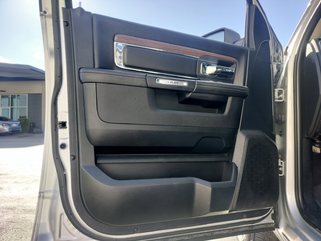 Used 2018 RAM 1500 Laramie AWD/4WD image 6