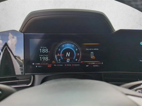 Used 2022 Hyundai Elantra N FWD image 9
