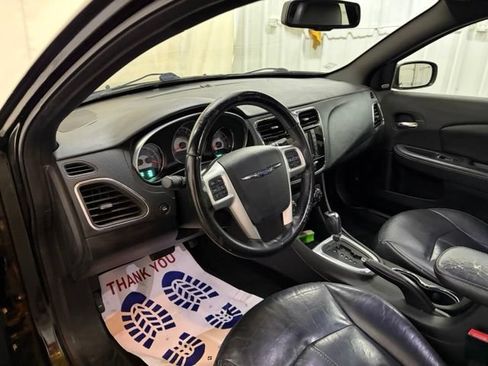 Used 2013 Chrysler 200 Limited FWD image 25