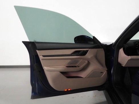 Used 2022 Porsche Taycan image 58