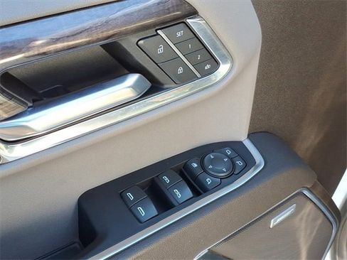 Used 2022 Chevrolet Silverado 1500 LTZ w/ Technology Package image 18