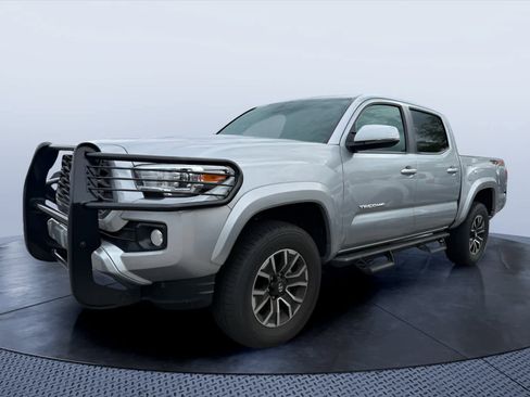 Used 2023 Toyota Tacoma TRD Sport AWD/4WD image 3