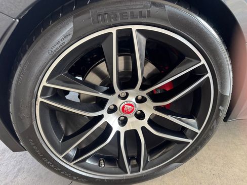 Used 2020 Jaguar F-TYPE Convertible image 40