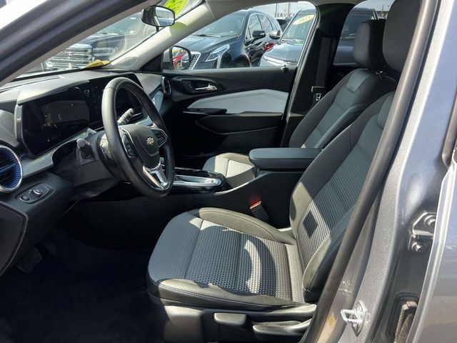 Used 2024 Chevrolet Trax LT w/ Driver Confidence Package FWD image 16