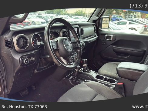 Used 2018 Jeep Wrangler Unlimited Sport S image 27