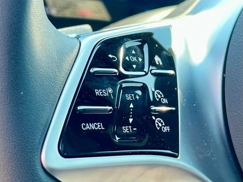 Certified 2026 Mercedes-Benz C 300 4MATIC Sedan image 19