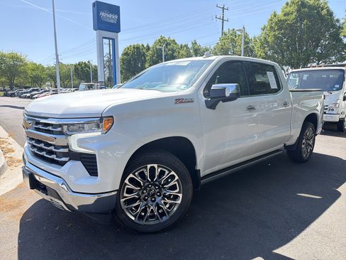Used 2023 Chevrolet Silverado 1500 LTZ w/ LTZ Premium Package image 5
