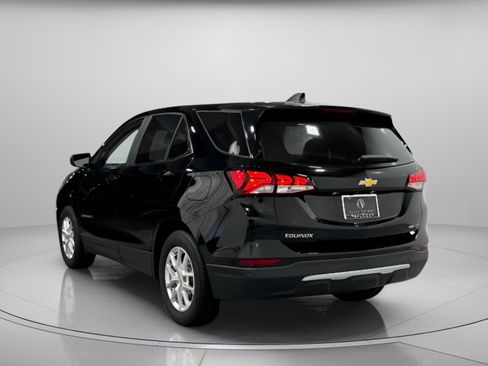 Used 2023 Chevrolet Equinox LT w/ Driver Convenience Package image 3