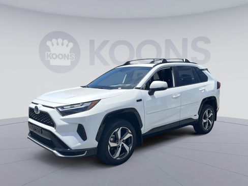 Used 2023 Toyota RAV4 SE w/ Weather & Moonroof Package AWD/4WD image 1