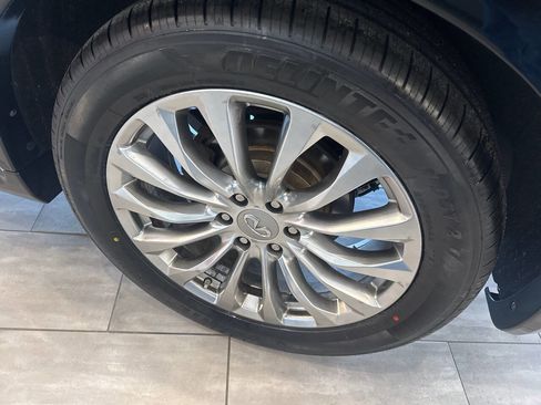 Used 2015 INFINITI QX80 Luxe w/ 22" Wheel Package image 11