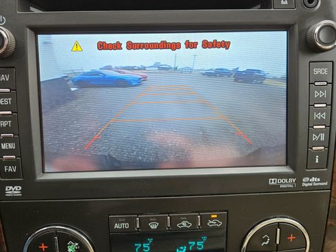 Used 2014 GMC Sierra 2500 Denali w/ Suspension Package, Off-Road image 14