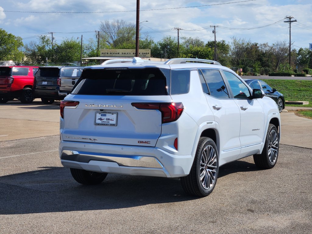 New 2027 GMC Terrain Denali w/ LPO, Floor Liner Package AWD/4WD image 4