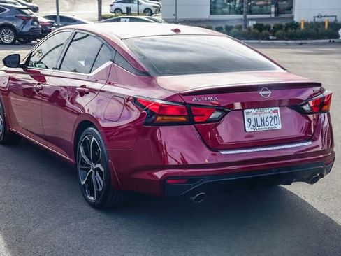 Used 2023 Nissan Altima 2.5 SR w/ SR Premium Package image 4