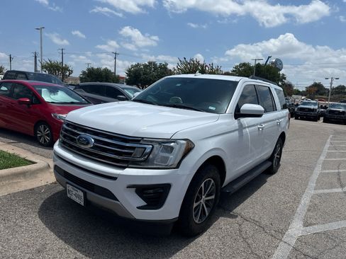 Used 2020 Ford Expedition XLT RWD image 2