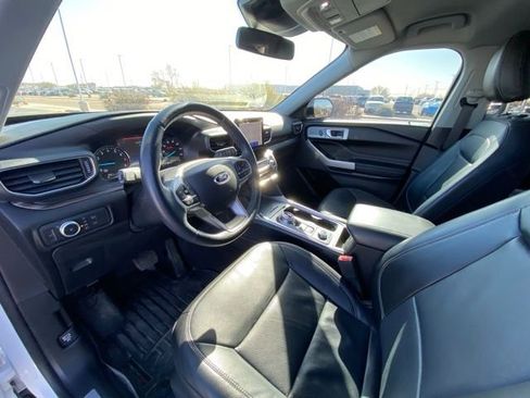 Used 2022 Ford Explorer Limited w/ Equipment Group 301A image 11