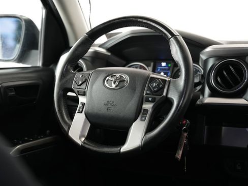 Used 2022 Toyota Tacoma SR5 w/ Technology Package RWD image 11