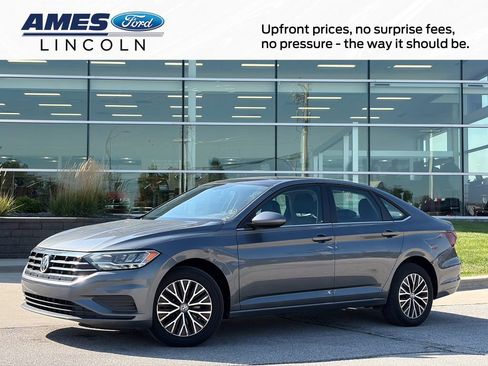 Used 2020 Volkswagen Jetta SE w/ SE Cold Weather Package FWD image 1