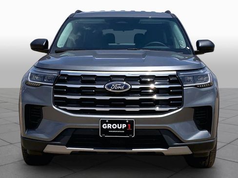 New 2026 Ford Explorer Active RWD image 3