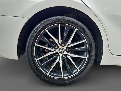 Used 2023 Toyota Camry SE image 10