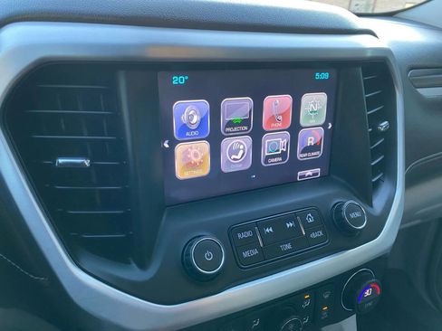 Used 2018 GMC Acadia SLT w/ LPO, Floor Liner Package AWD/4WD image 21