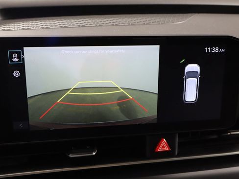 Used 2025 Kia Carnival FWD image 37