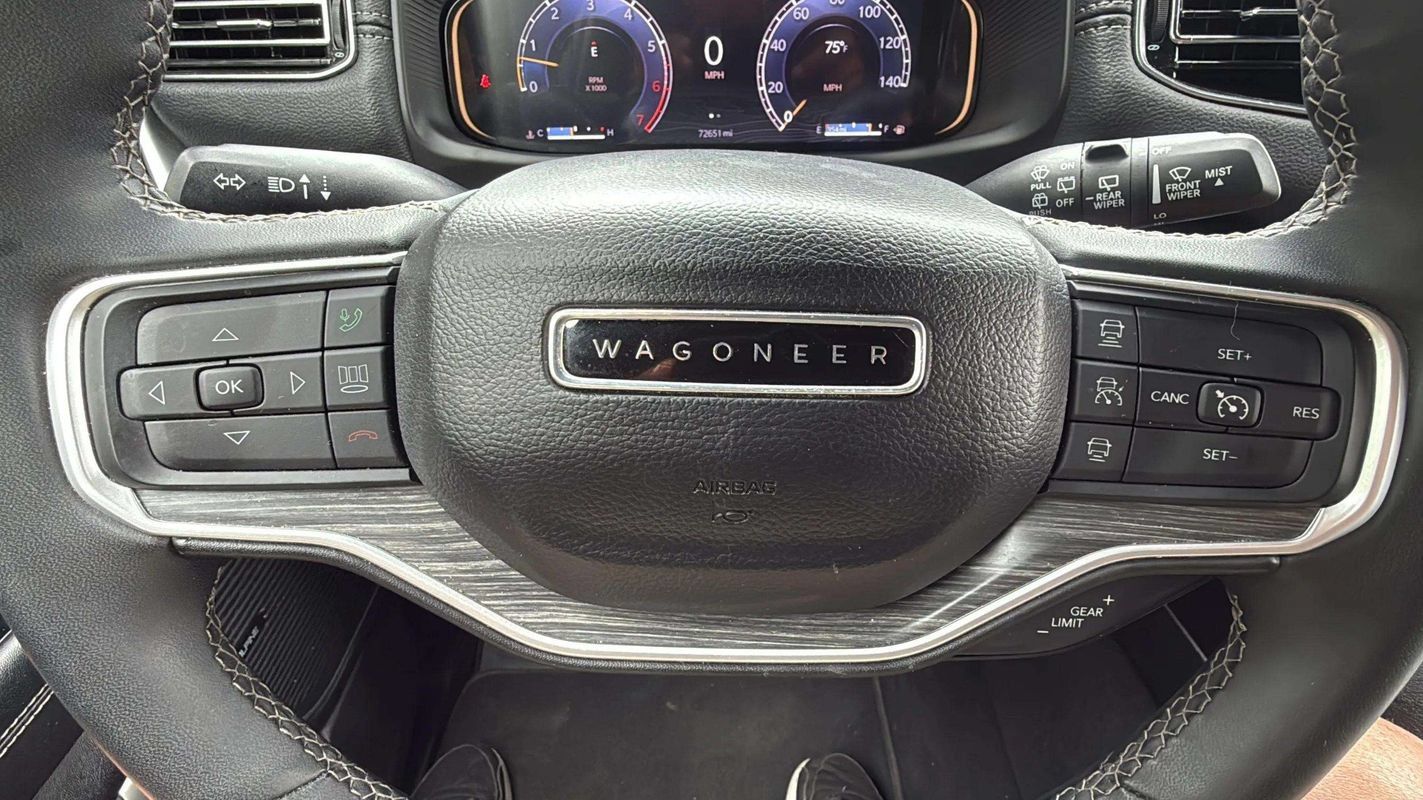 Used 2024 Jeep Wagoneer Series II w/ Flexible Seating Group AWD/4WD image 10