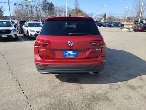 Used 2019 Volkswagen Tiguan SE w/ Panoramic Sunroof Package image 4