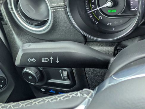 Used 2023 Jeep Wrangler Sahara w/ Cold Weather Group image 29