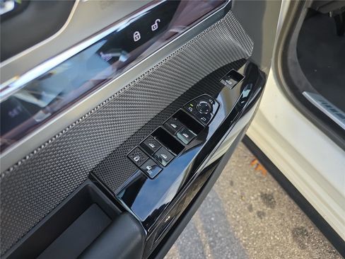 Used 2024 BMW 740i image 20