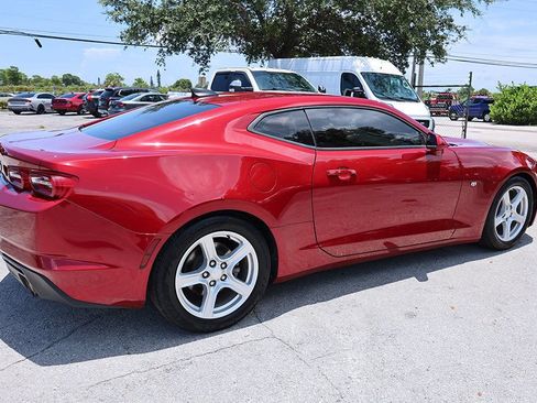 Used 2021 Chevrolet Camaro LT RWD image 7