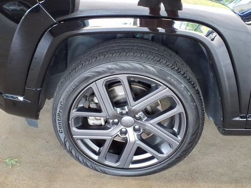 Used 2024 Jeep Compass Limited w/ High Altitude Package AWD/4WD image 10