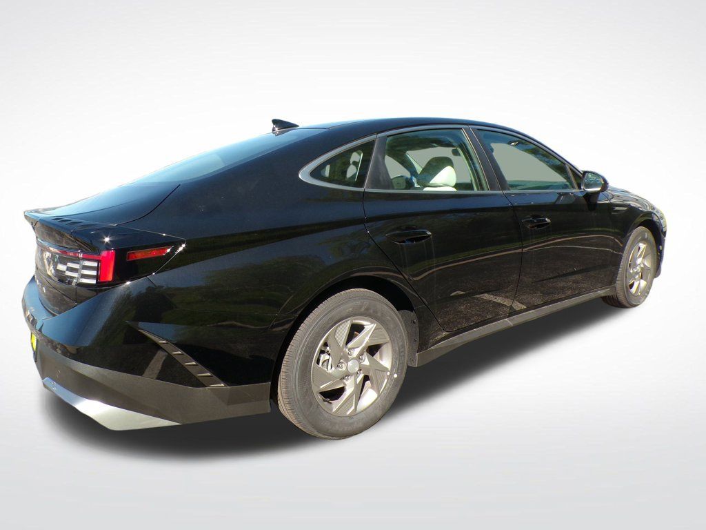 New 2026 Hyundai Sonata SE FWD image 7
