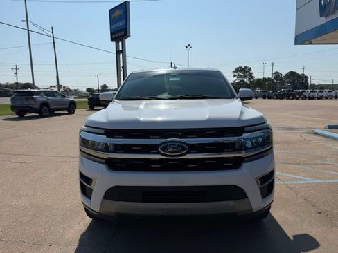 Used 2022 Ford Expedition Max Limited RWD image 2