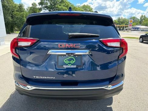 Certified 2023 GMC Terrain SLT FWD image 4